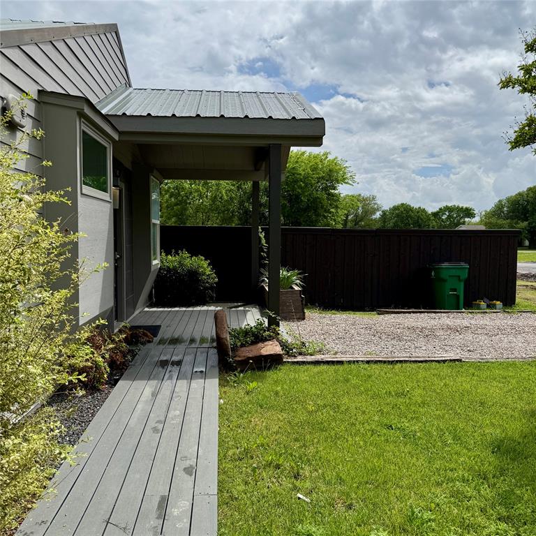 633 Rose Garden Drive 3 Property Photo 16