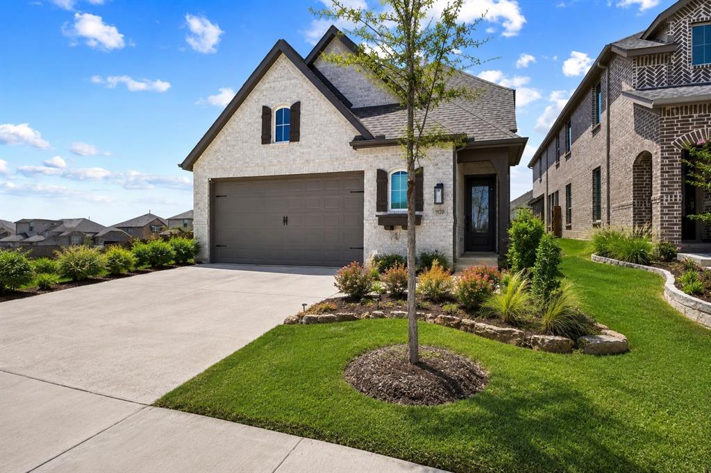 3920 Aqua Lane Property Photo 1