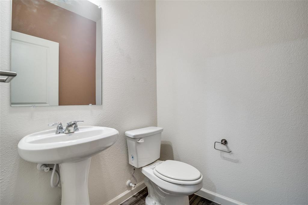 731 Yorkshire Drive Property Photo 13