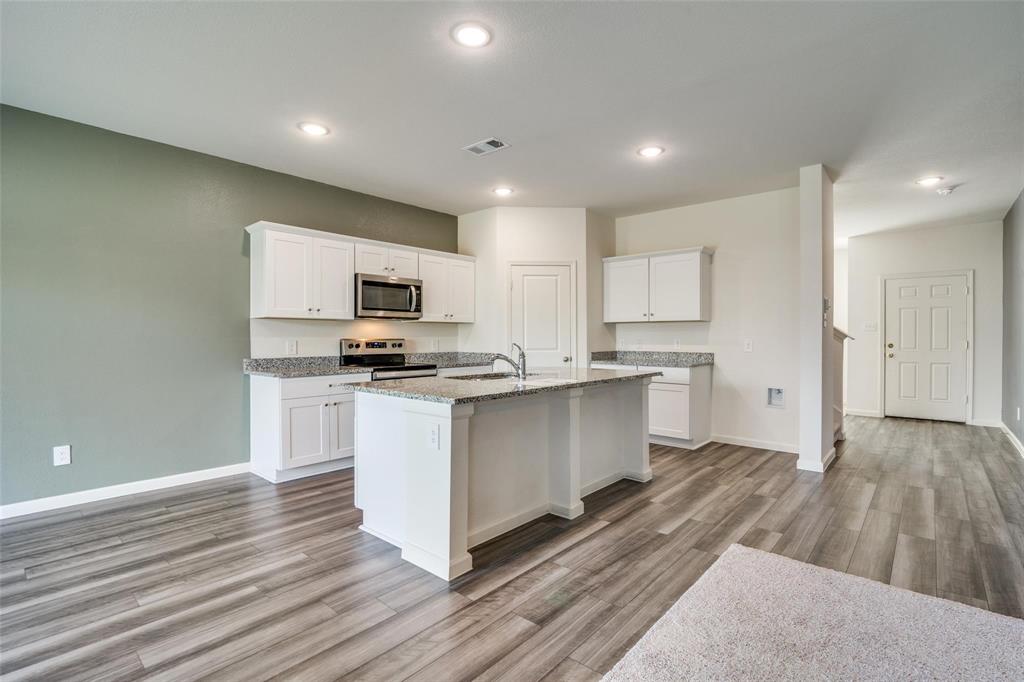 731 Yorkshire Drive Property Photo 19