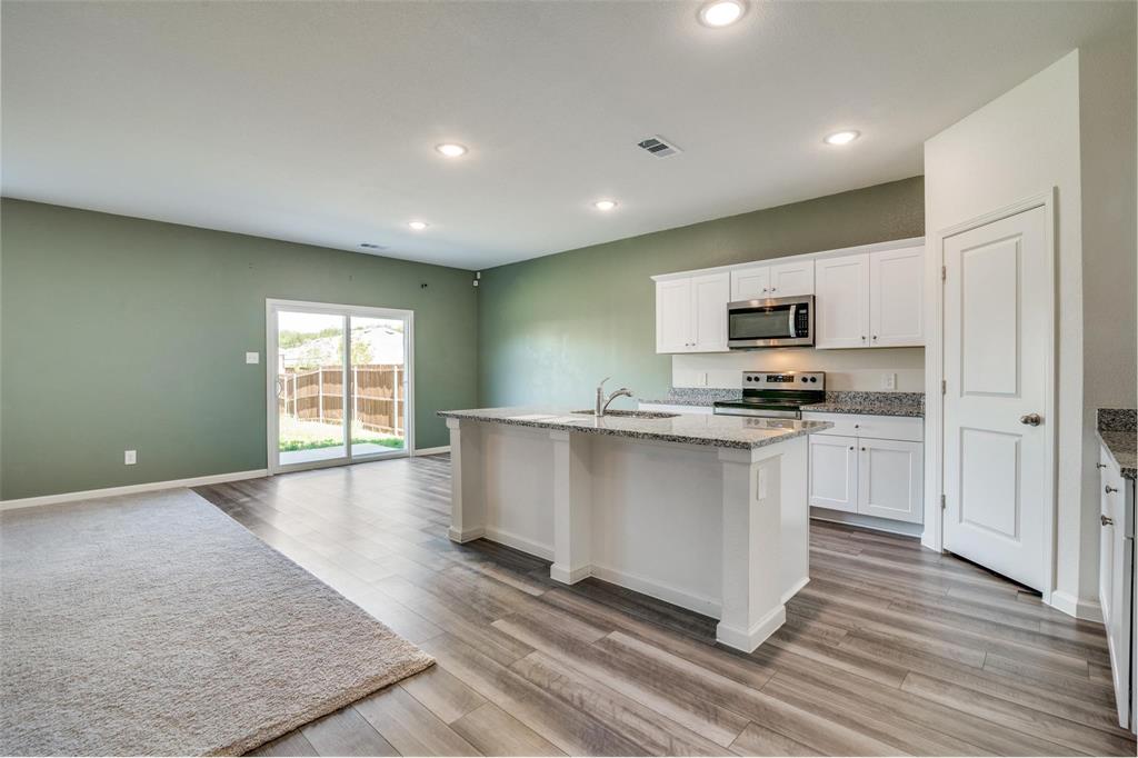 731 Yorkshire Drive Property Photo 20