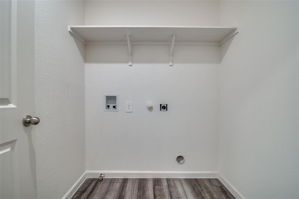 731 Yorkshire Drive Property Photo 22