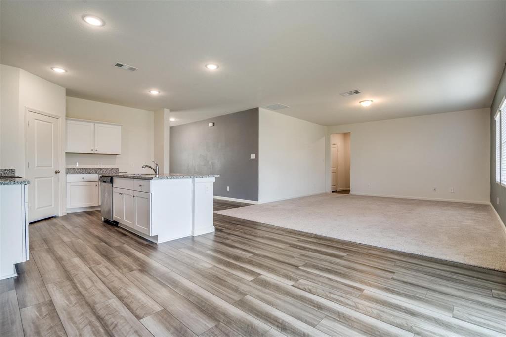 731 Yorkshire Drive Property Photo 27