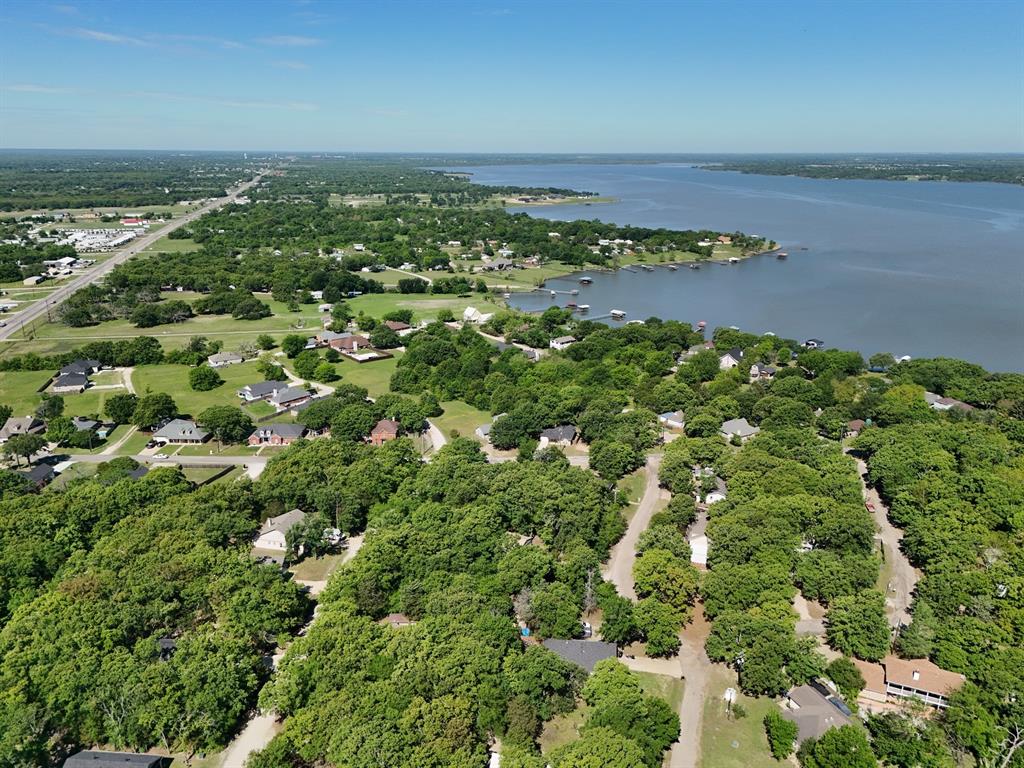 1032 Shoreline Drive Property Photo 5