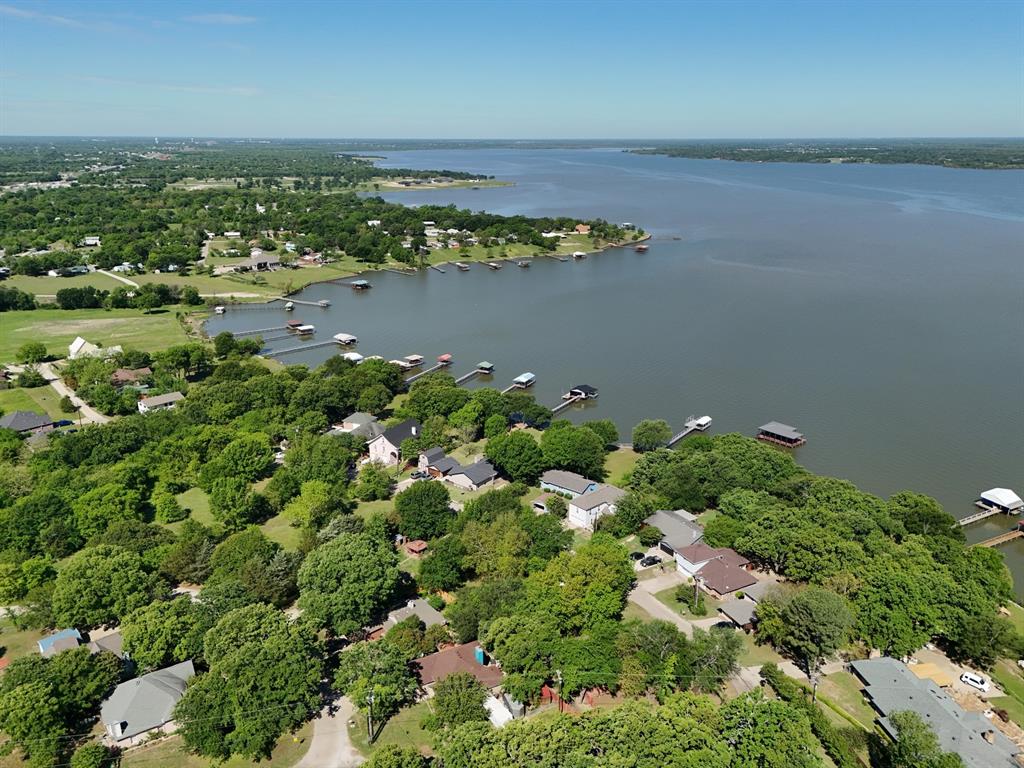 1032 Shoreline Drive Property Photo 8