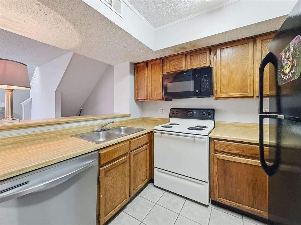 9835 Walnut Street 208 Property Photo 6