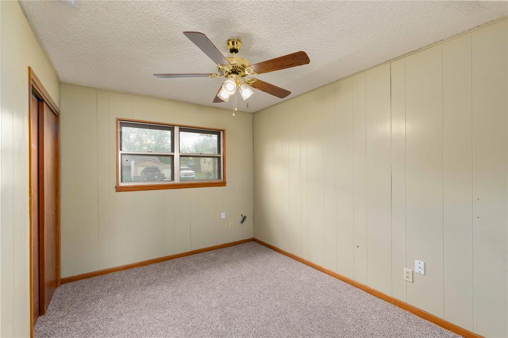 900 W 2nd Street Property Photo 16
