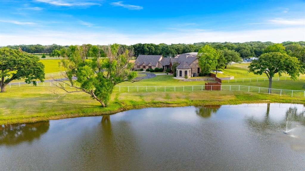 7583 Mountain View Road Property Photo 2