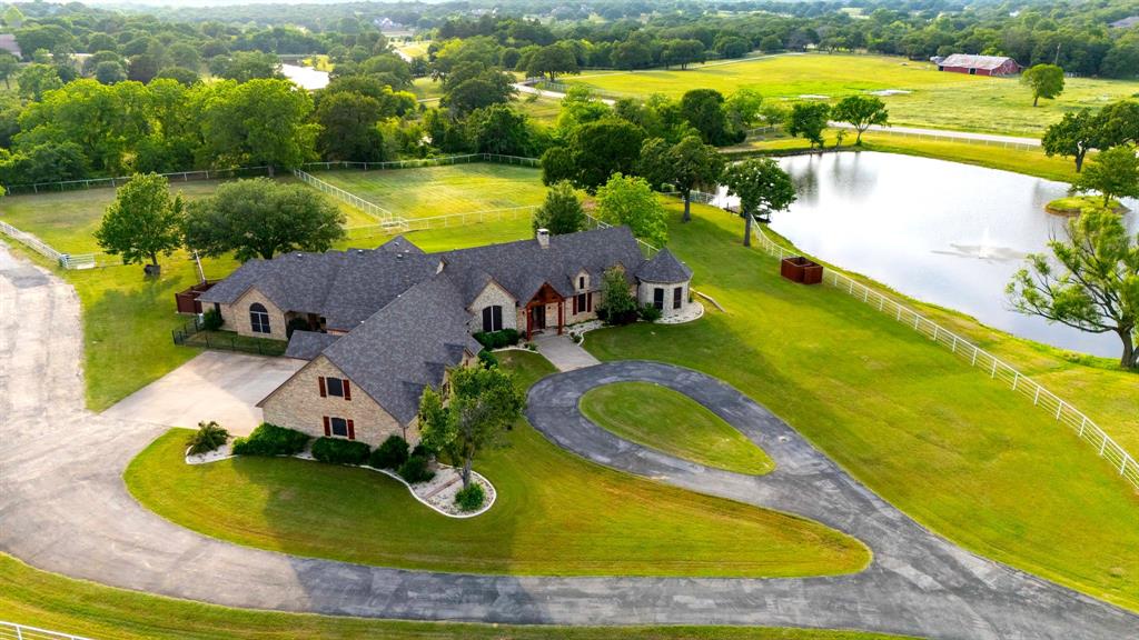 7583 Mountain View Road Property Photo 3
