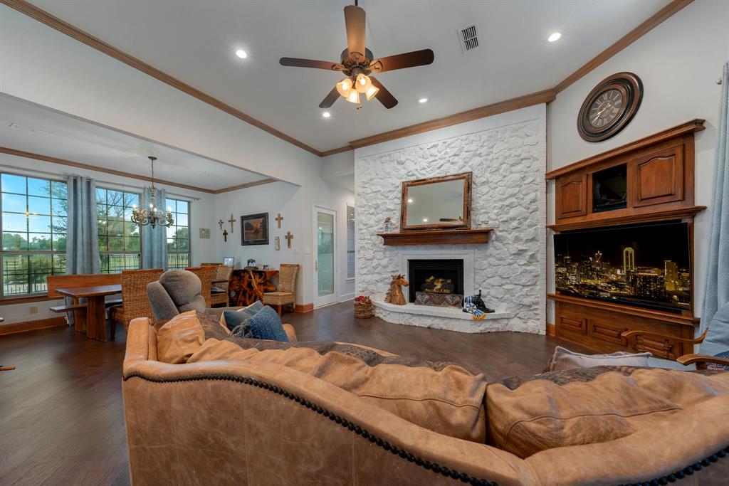 7583 Mountain View Road Property Photo 10