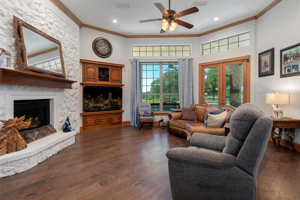 7583 Mountain View Road Property Photo 11