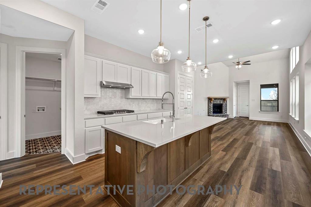 1653 Cornwall Avenue Property Photo 2