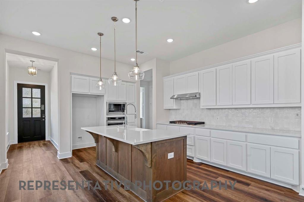 1653 Cornwall Avenue Property Photo 3