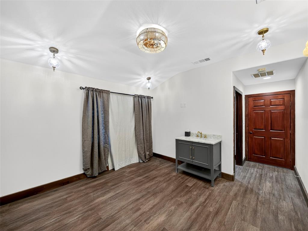 213 Mckinney Avenue Property Photo 11
