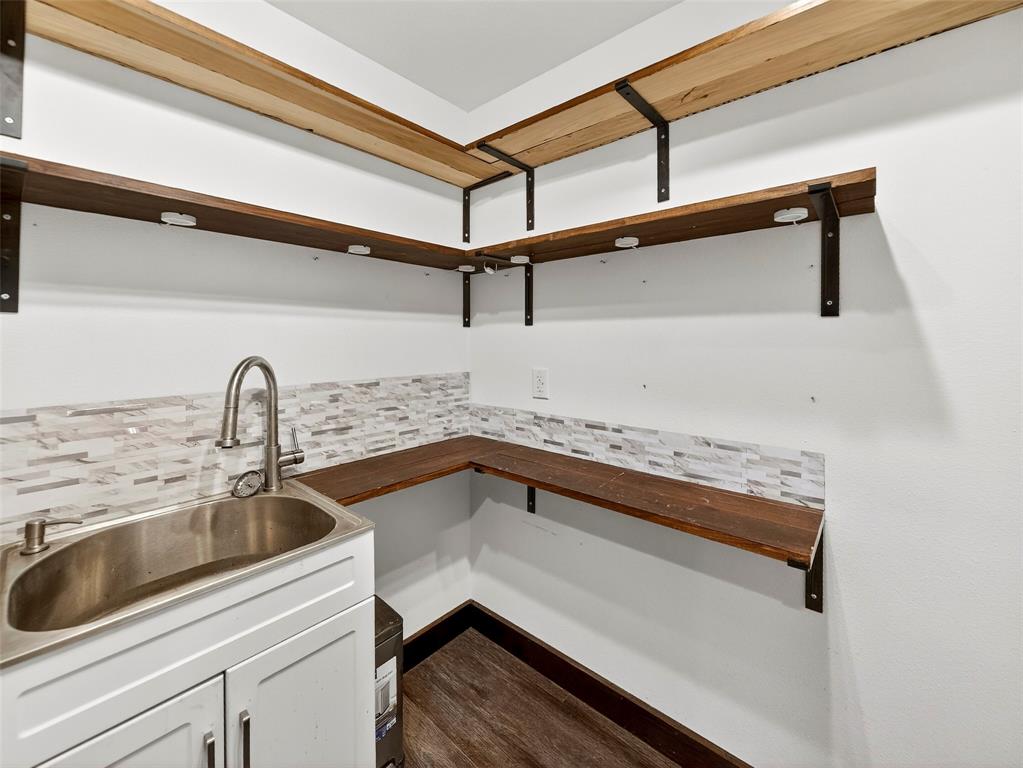 213 Mckinney Avenue Property Photo 12