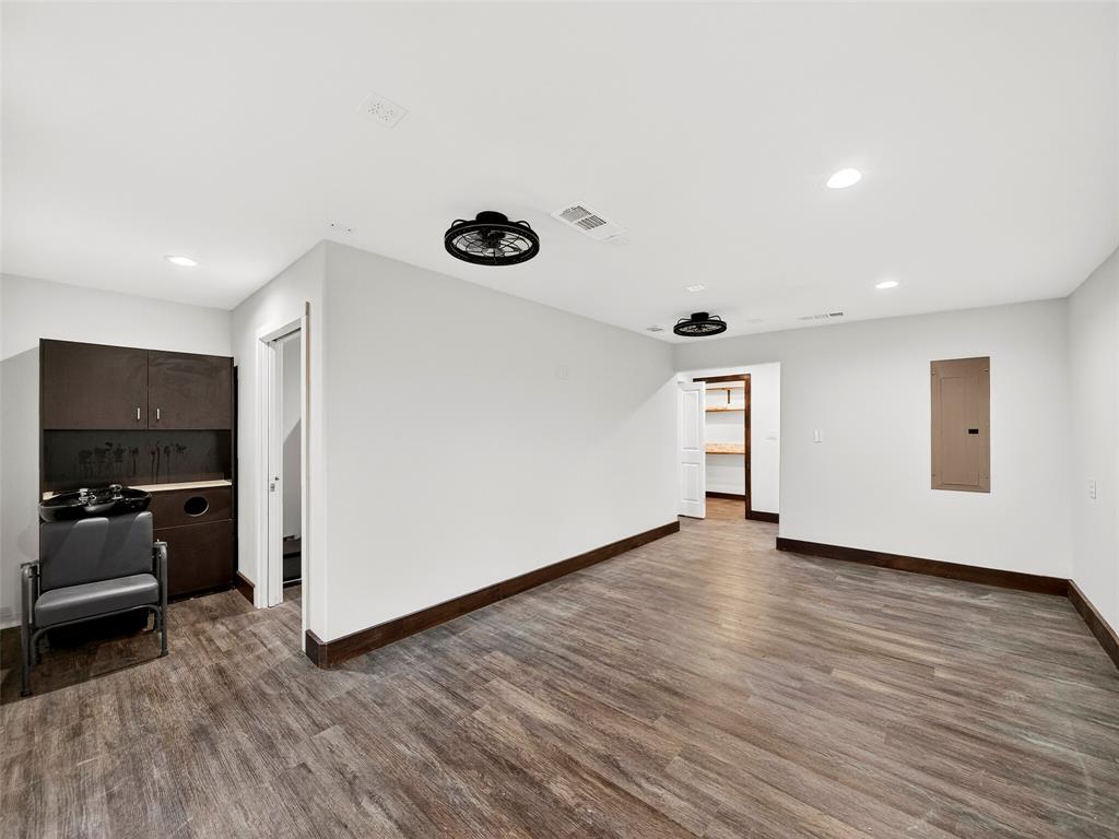 213 Mckinney Avenue Property Photo 15