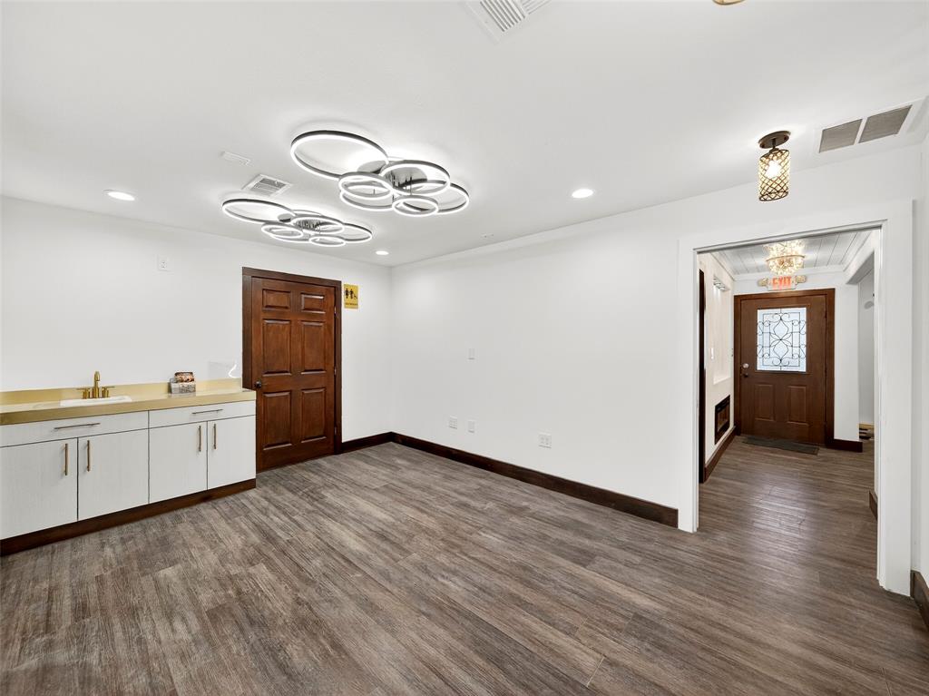 213 Mckinney Avenue Property Photo 24