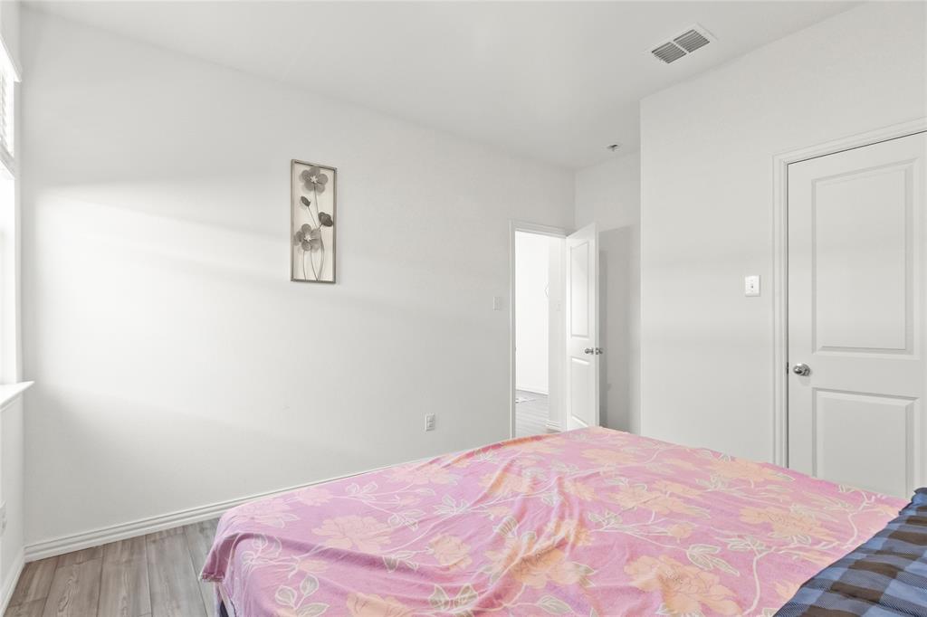 3505 Riverside Drive Property Photo 13