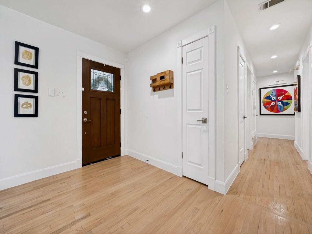 10521 Evangeline Way Property Photo 6