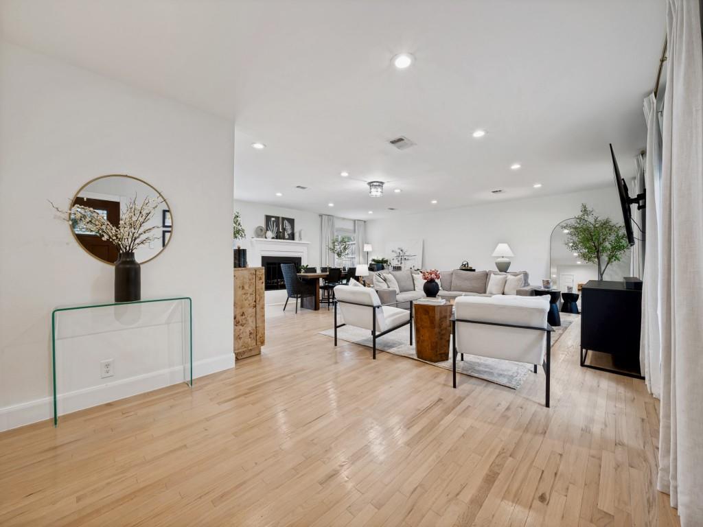 10521 Evangeline Way Property Photo 7