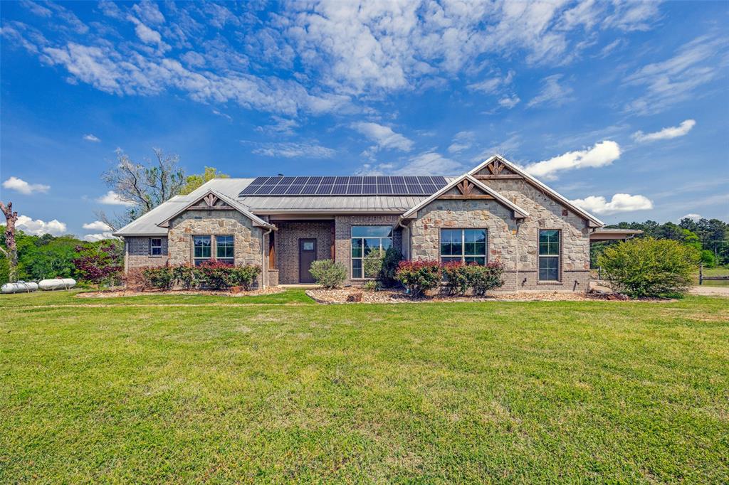 1050 County Road 2618 Property Photo 2