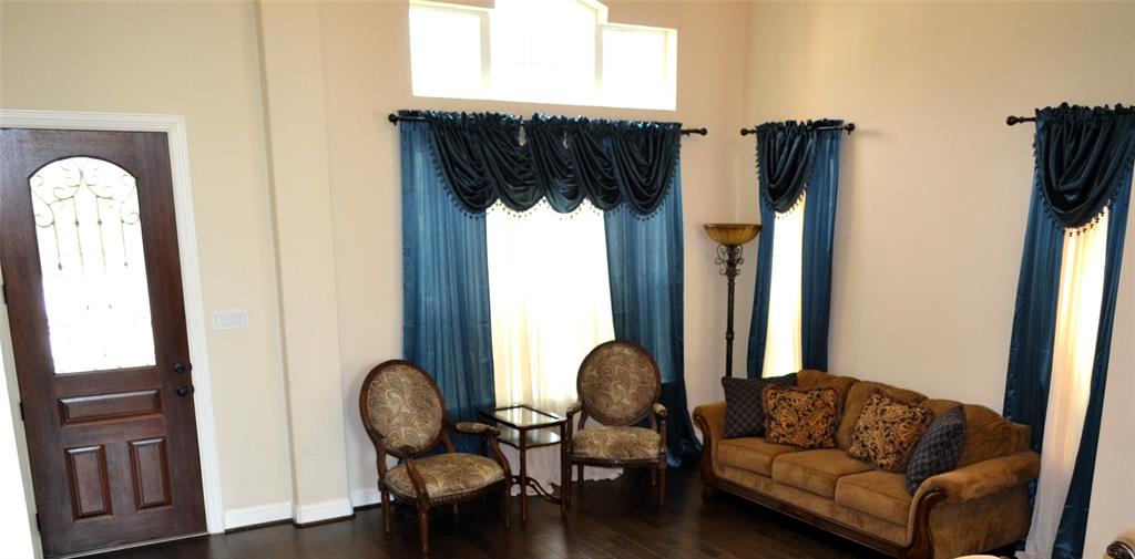 302 Daylily Drive Property Photo 3