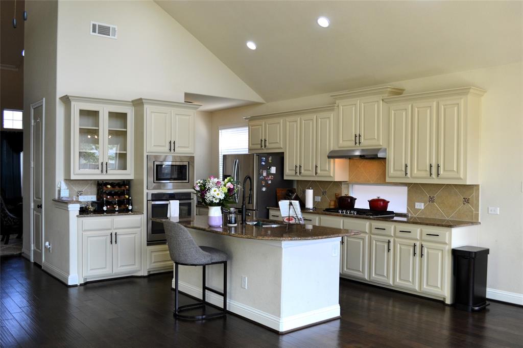 302 Daylily Drive Property Photo 8