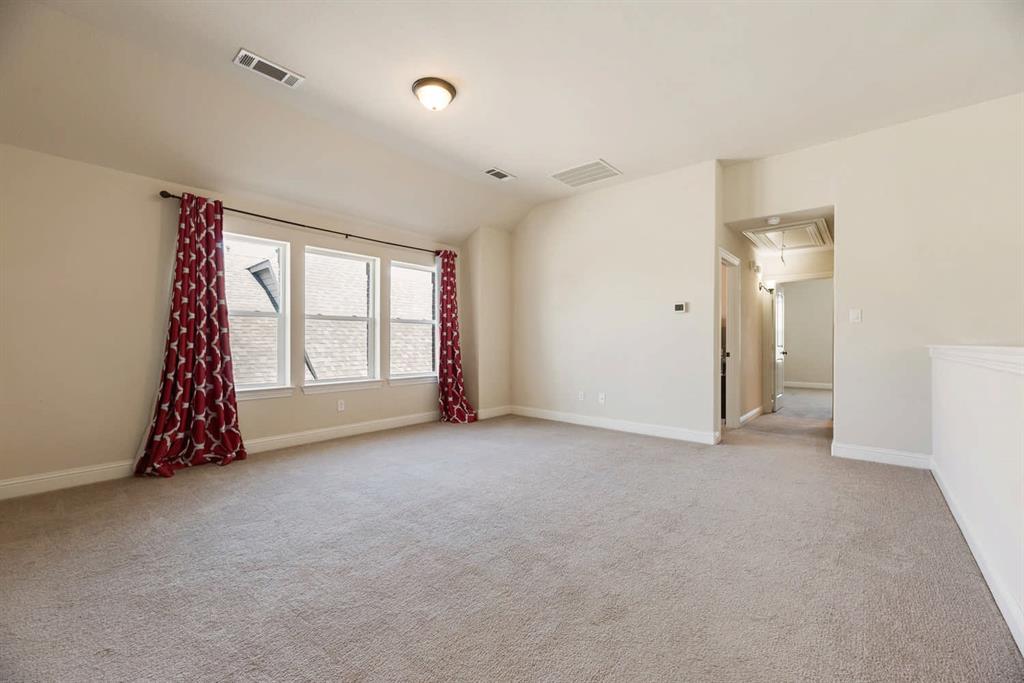 302 Daylily Drive Property Photo 10