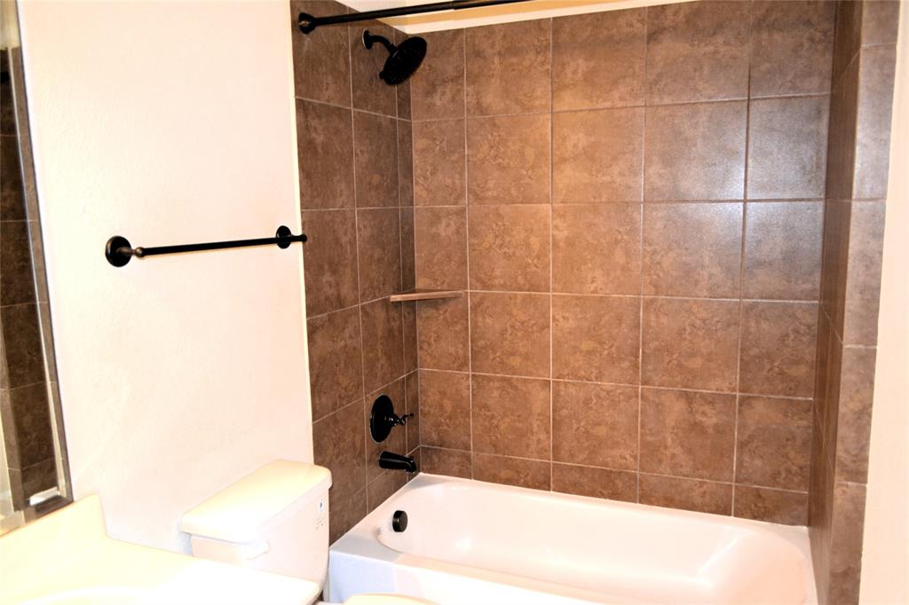 302 Daylily Drive Property Photo 32