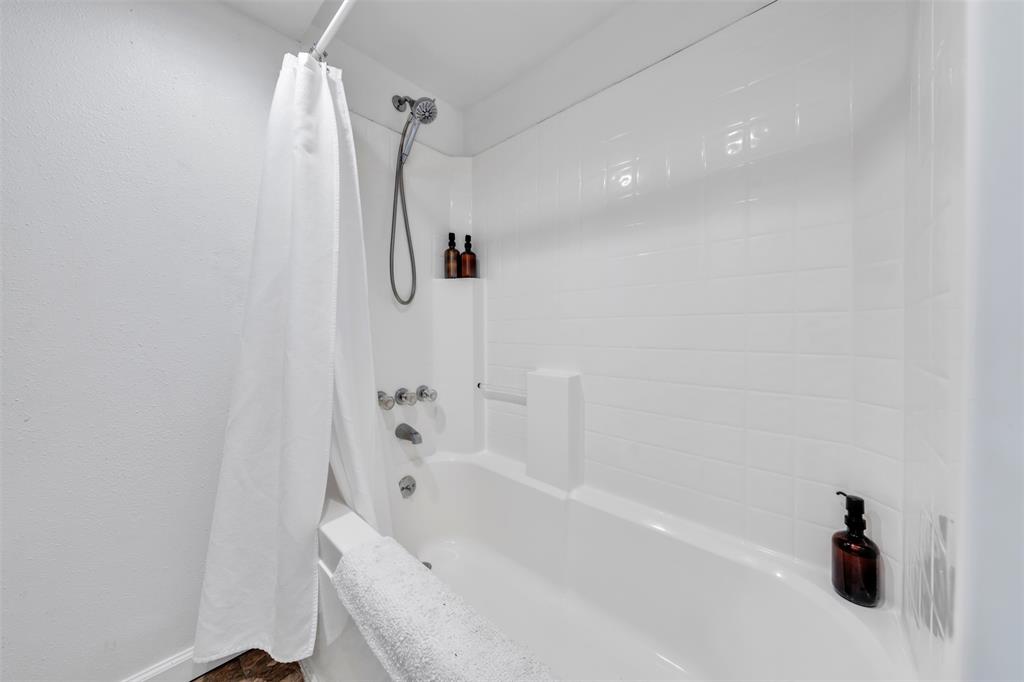 1037 County Road 1190 Property Photo 25