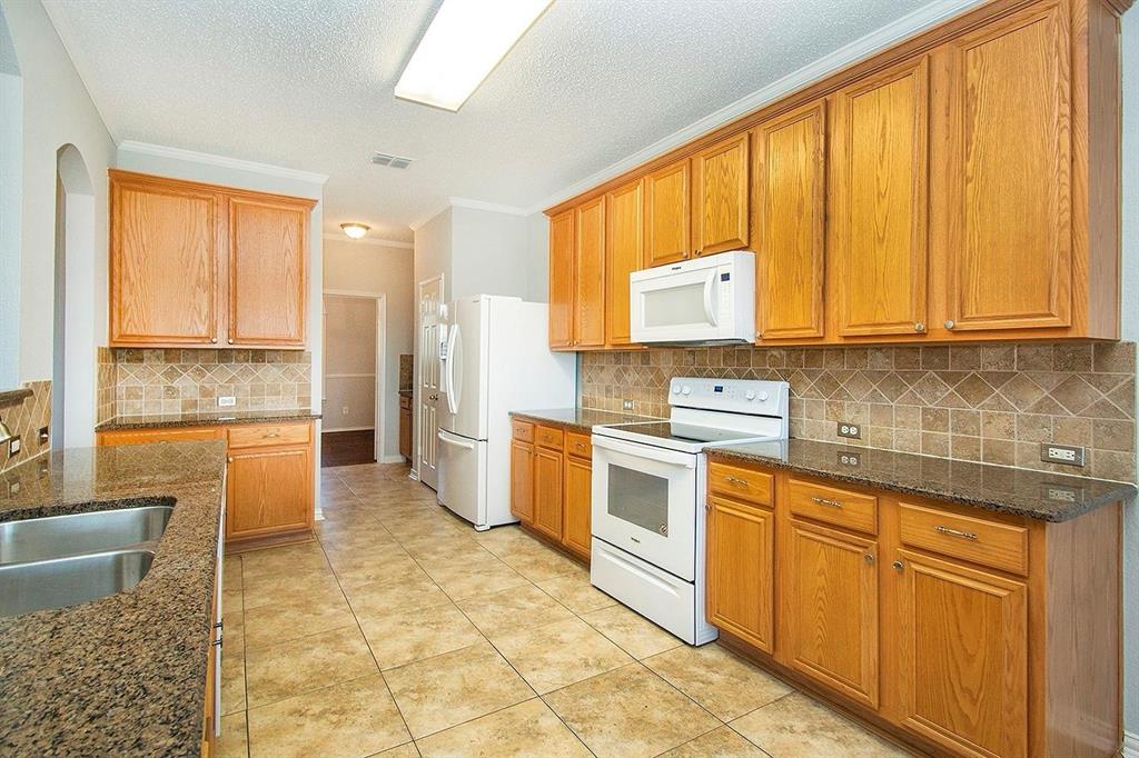406 Leameadow Drive Property Photo 6