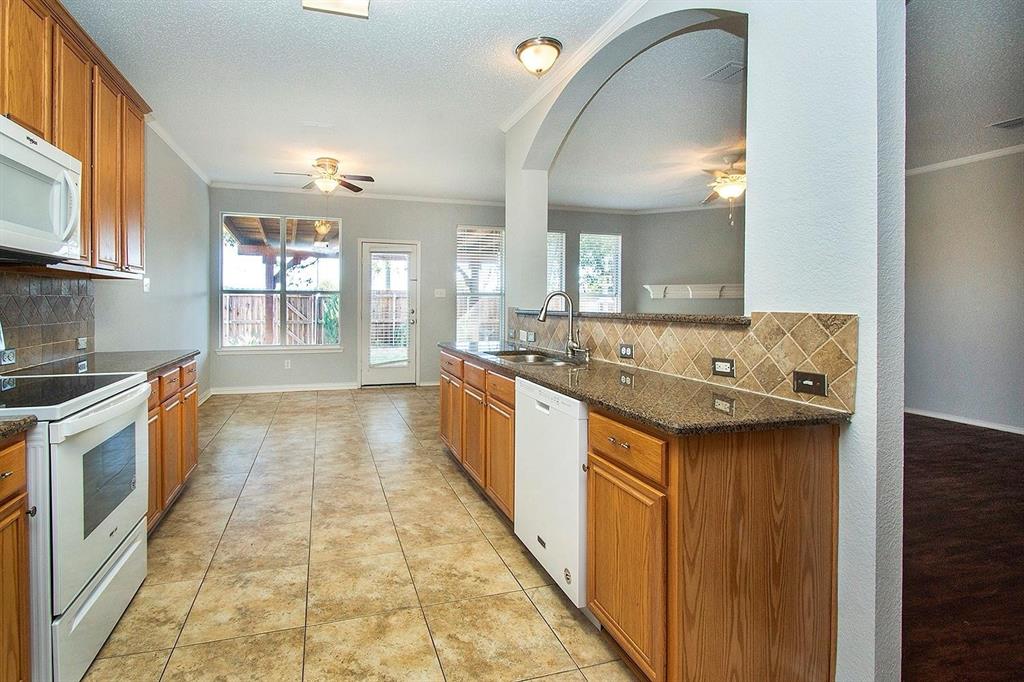 406 Leameadow Drive Property Photo 7