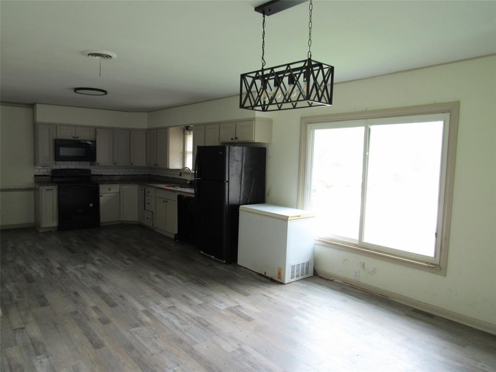 218 N Pearl Street Property Photo 4