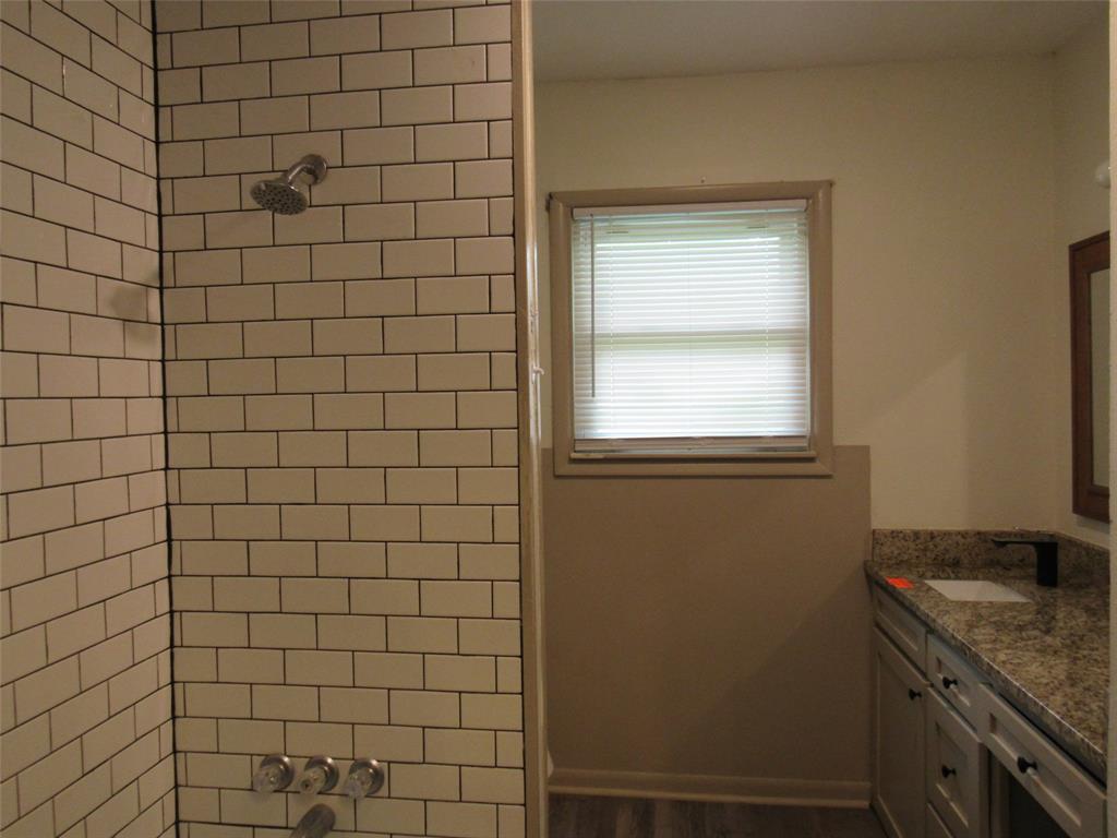 218 N Pearl Street Property Photo 10