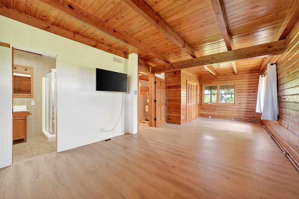 858 County Road 1006 Property Photo 8