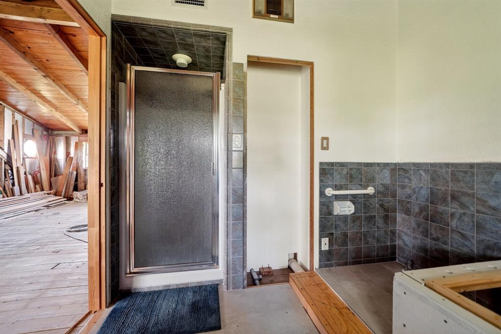 858 County Road 1006 Property Photo 21