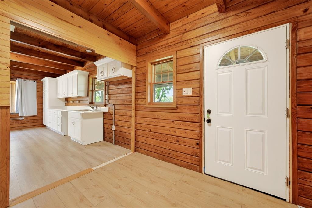 858 County Road 1006 Property Photo 23