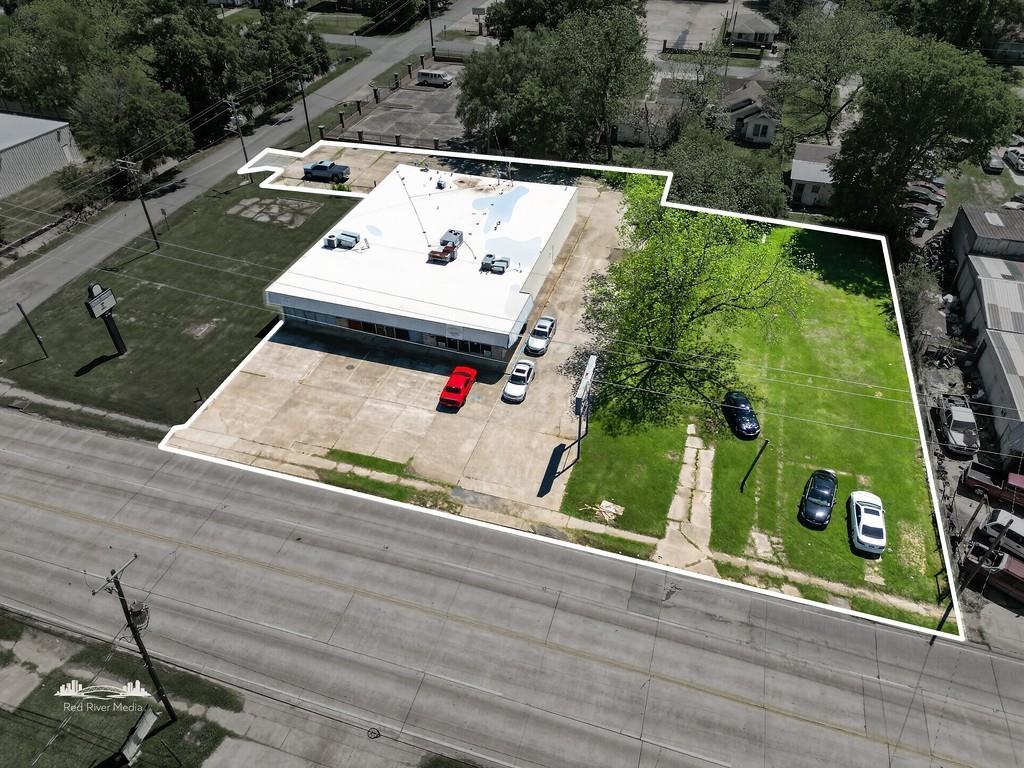 709 W 70th Street Property Photo 3
