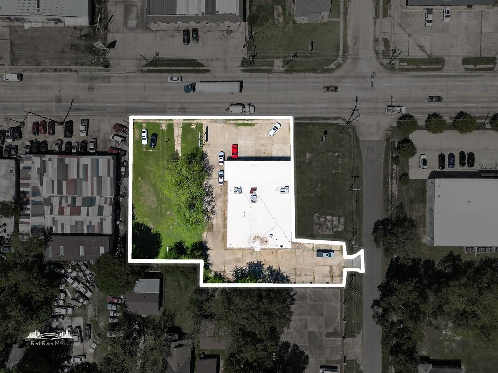 709 W 70th Street Property Photo 4