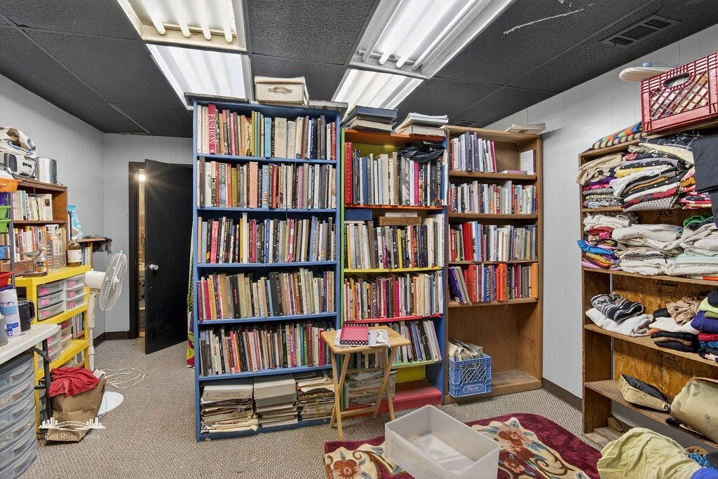 709 W 70th Street Property Photo 20
