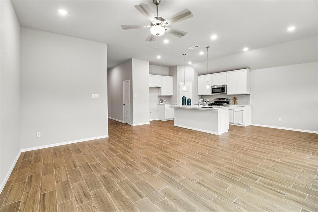 727 Grand Dale Drive Property Photo 4