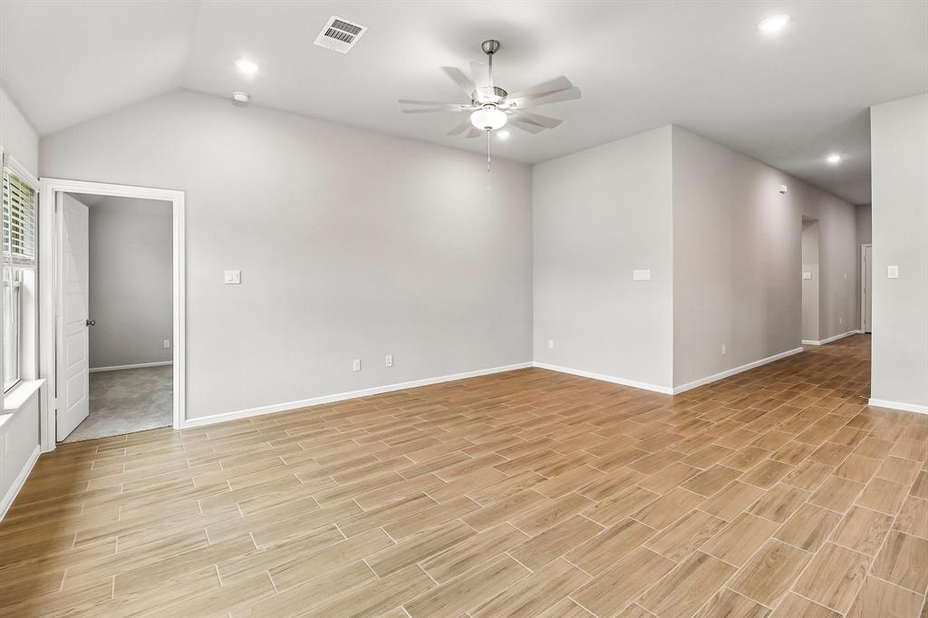 727 Grand Dale Drive Property Photo 6