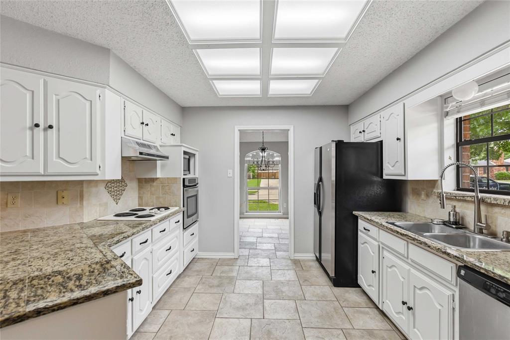 200 Sunny Crest Drive Property Photo 7