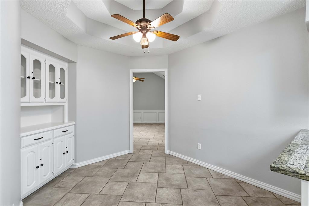 200 Sunny Crest Drive Property Photo 9