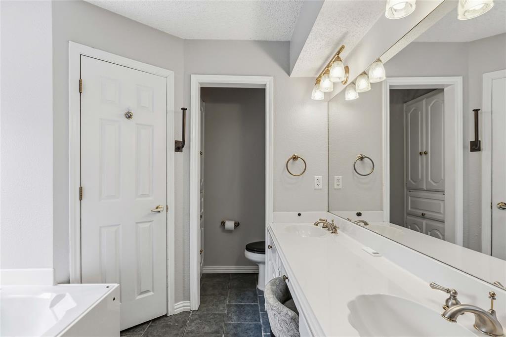 200 Sunny Crest Drive Property Photo 17