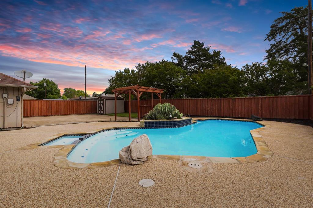 200 Sunny Crest Drive Property Photo 29
