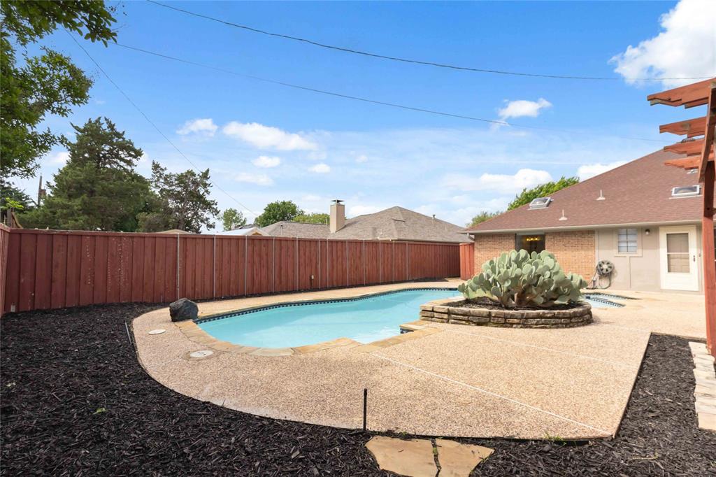 200 Sunny Crest Drive Property Photo 30