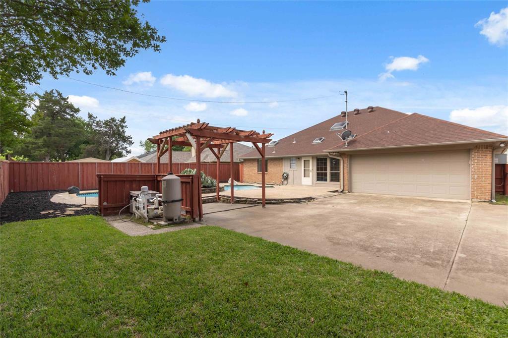 200 Sunny Crest Drive Property Photo 33