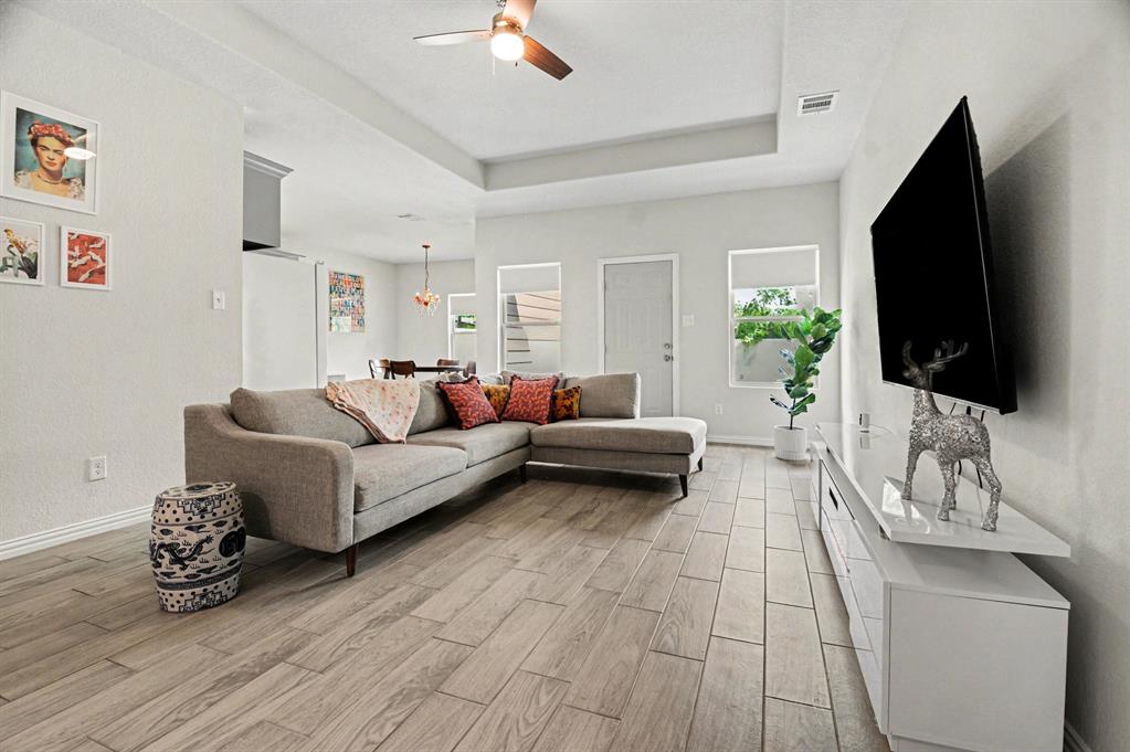 8903 Eden Valley Lane Property Photo 1