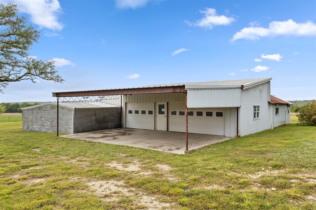 589 County Road 4150 Property Photo 3